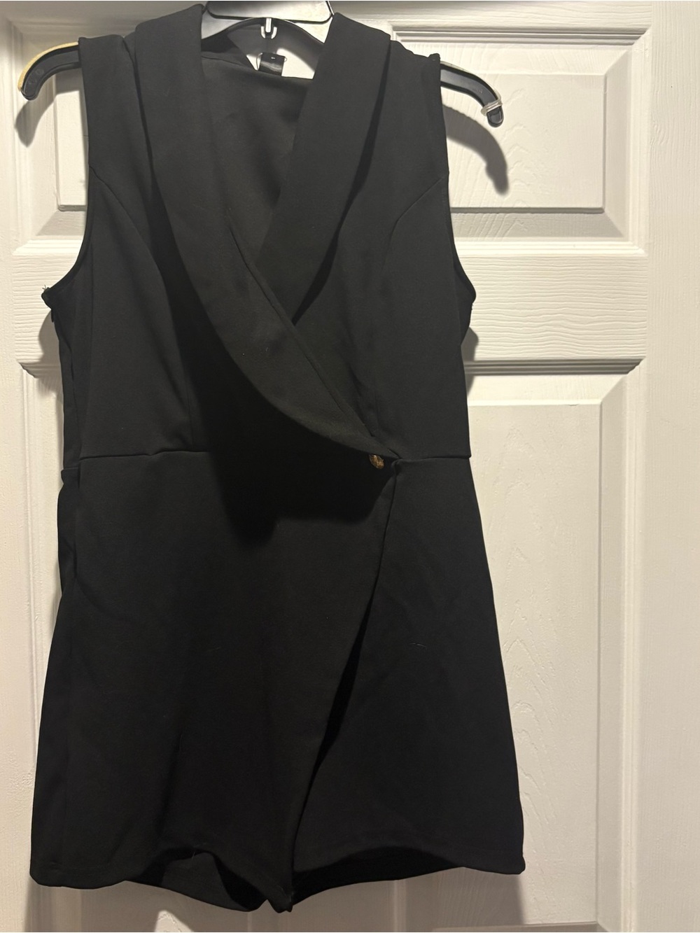 EMERY ROSE Black Sleeveless Wrap Romper Dress - Women S/XL